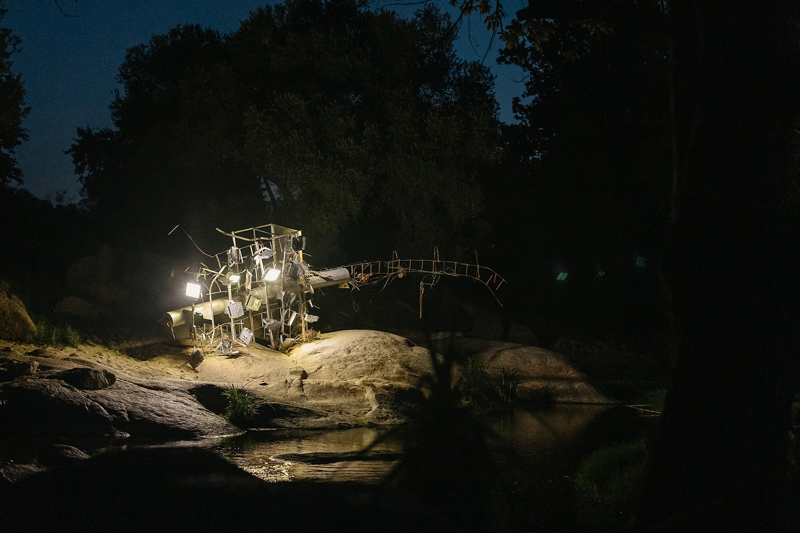 http://mail.abrideswardt.com/files/gimgs/th-81_Abri de Swardt, Flood Light (2024), Installation view Spier Light Art new.jpg